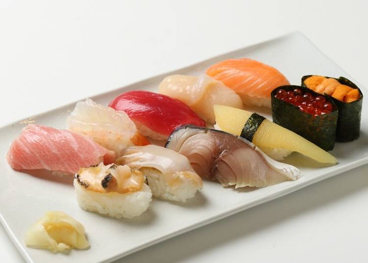 Ichii (No. 1) (3980 yen, tax included). 11 nigiri sushi pieces, including fresh tuna (chutoro - medium fatty and akami - lean) and fresh shellfish, including scallops and oysters.