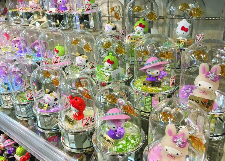 Original Kobushiya products. You can make your own music box by combining your favorite kitty design and song