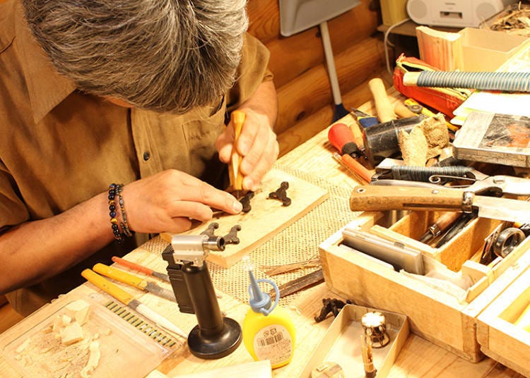 In each shop you can watch the craftsmen creating pieces