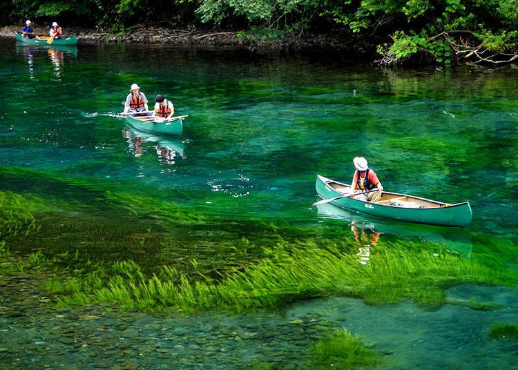 乘上独木舟，前往神迷的湖水世界
