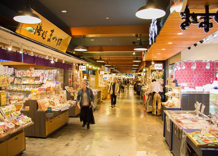 国内线2楼「Shopping Word」／推荐3「北海道特产直销市场」