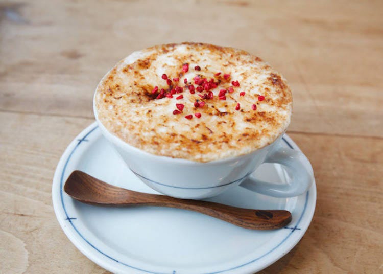 ▲ "Grilled Latte" 750 yen. The crisped caramelized topping has a wonderful smell!