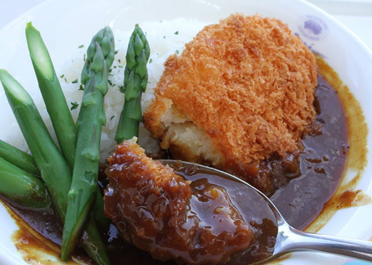 「北海道產的季節蔬菜和酥脆可樂餅」（730日圓）。搭配的蔬菜是使用當季的食材。