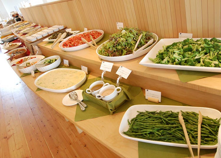 The buffet menu using various vegetables