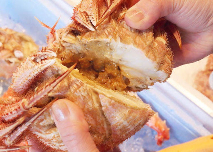 坚持且有信心的北海道毛蟹，里面果然有满满的蟹黄与蟹肉。
