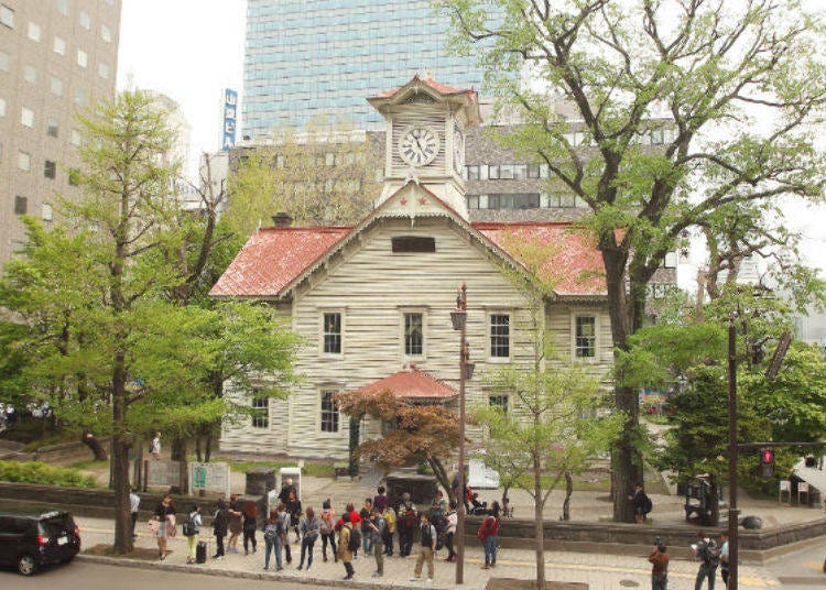 The Sapporo Clock Tower is a 5-minute walk from Odori Station, which is serviced by all Sapporo Metro Subway lines and just a 10-minute walk from the JR Sapporo Station