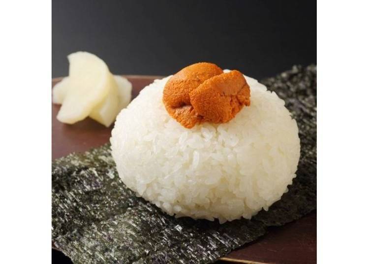 Extravagant rice ball Unigiri