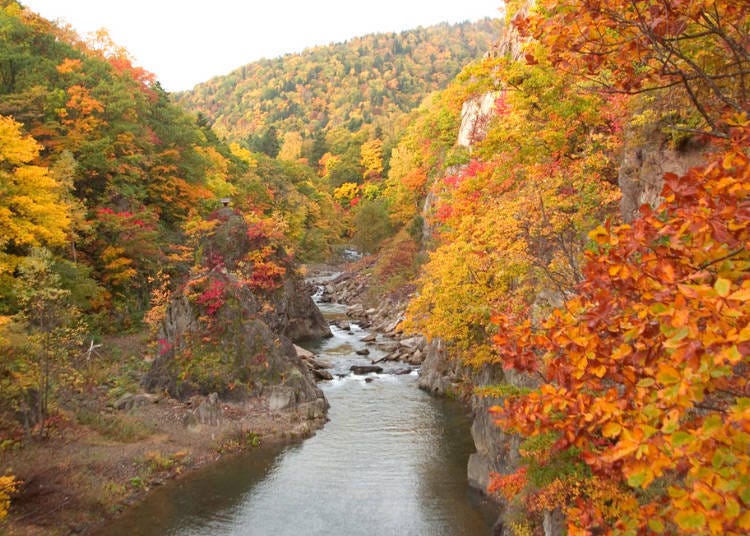 4. Jozankei Onsen: A Hokkaido autumn foliage retreat in Sapporo