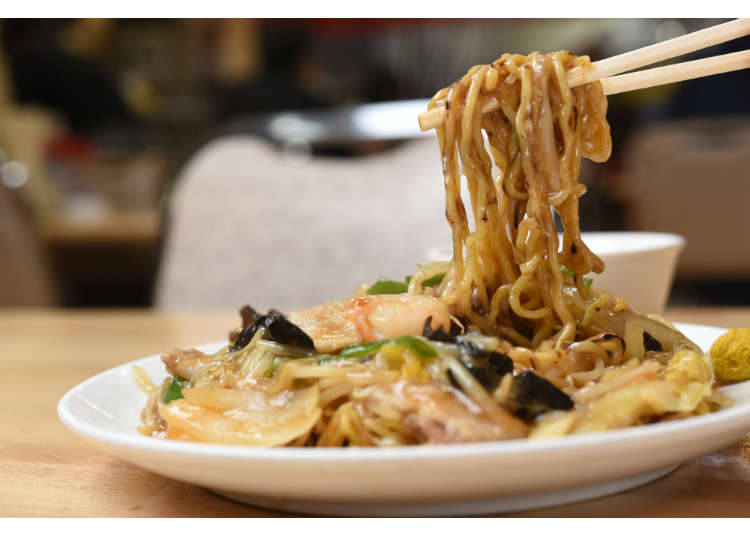 北海道 小樽で麺類食べ歩き 地元で人気のラーメンとご当地名物 あんかけ焼そば の人気店 Live Japan 日本の旅行 観光 体験ガイド