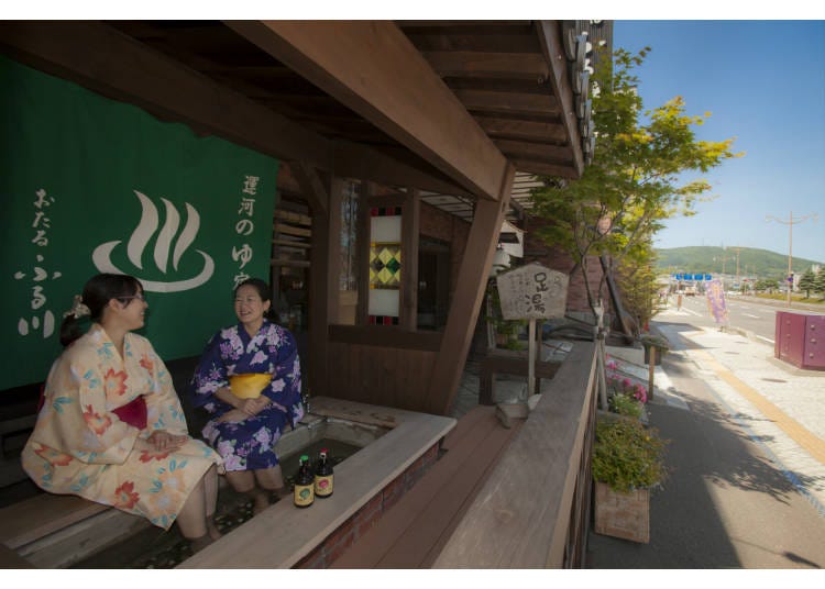 観光の合間にも利用できる足湯