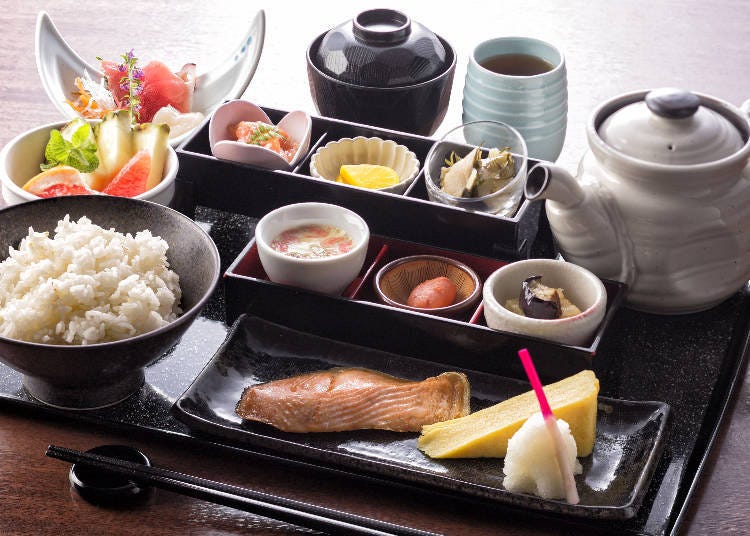 日式的早餐也可以選擇要茶泡飯。