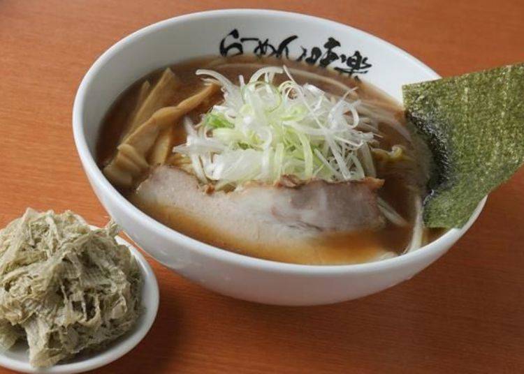 Yaki Shoyu Ramen (850 yen). You can also order a side dish to go with it of Tororo Kelp (kelp shavings) [below left] for an additional 100 yen