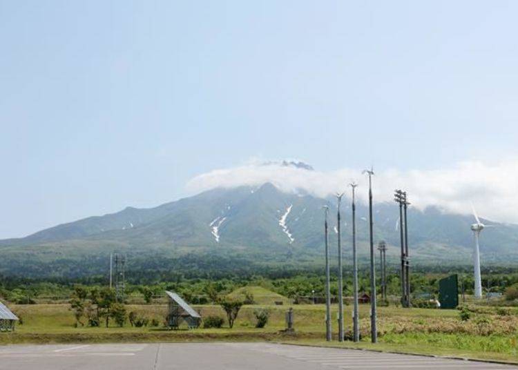 Mt. Rishiri viewed from the Yume Koryukan parking area. The summit, which until now had appeared pointed, seems jagged from this viewpoint.
