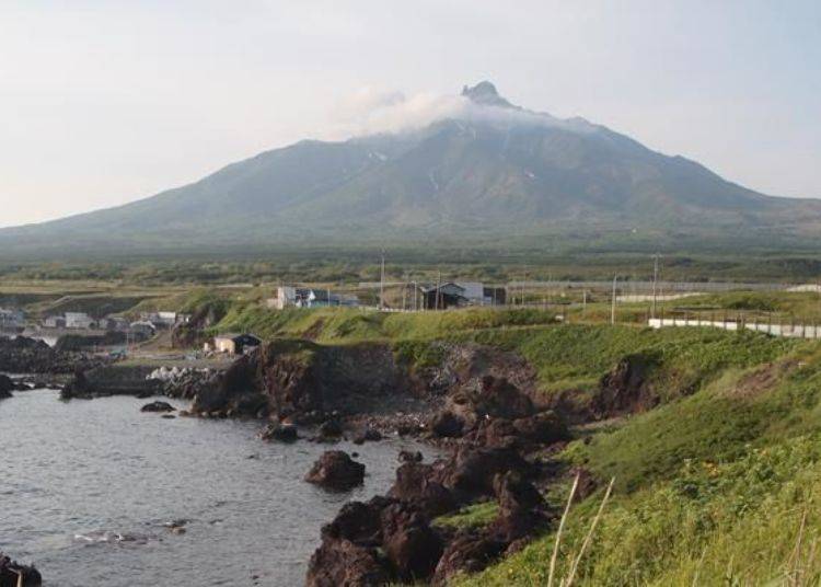 在仙法志御崎公園內,可以拍到山海同時入鏡的照片。