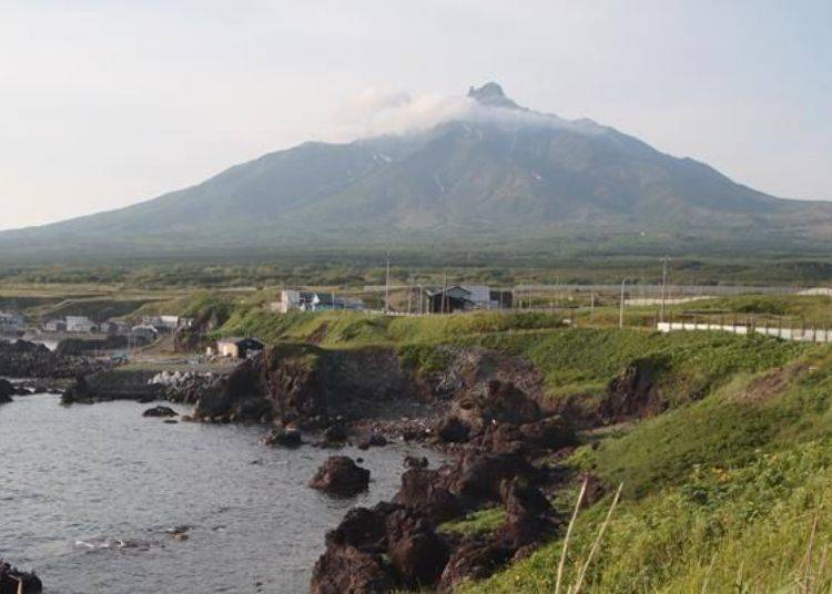 在仙法志御崎公園內，可以拍到山海同時入鏡的照片。