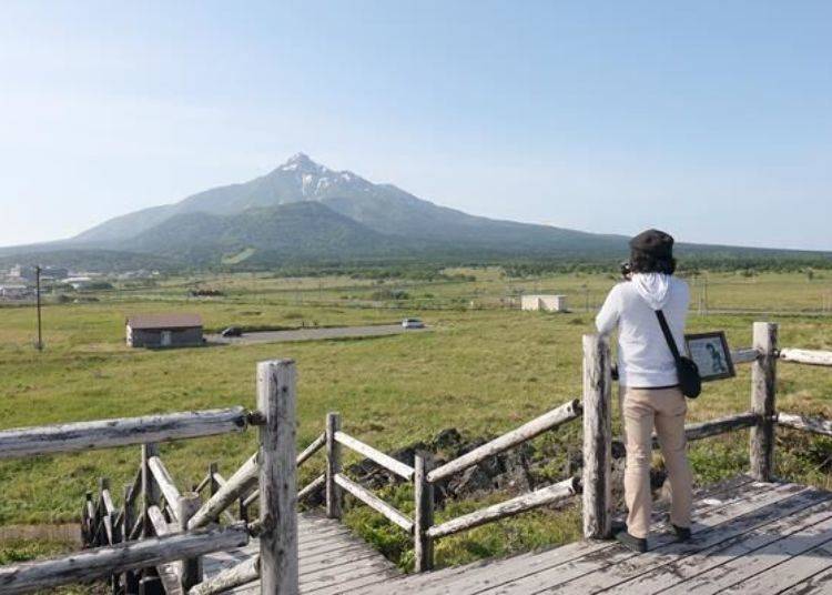 從停車場步行約3分鐘的地方有一個展望台，不要錯過從這裡看到的景色！