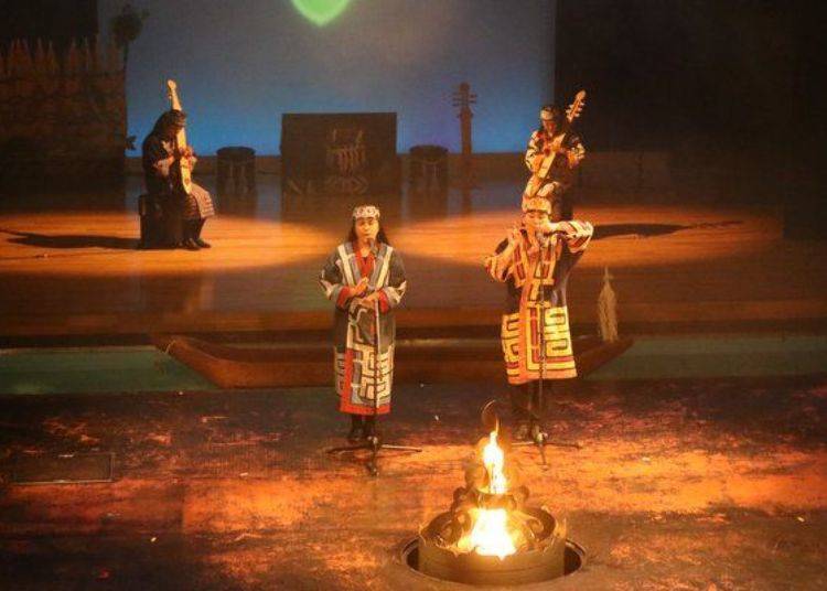 The performance lasts about 30 minutes. The flames dancing on the center stage create a very powerful performance.