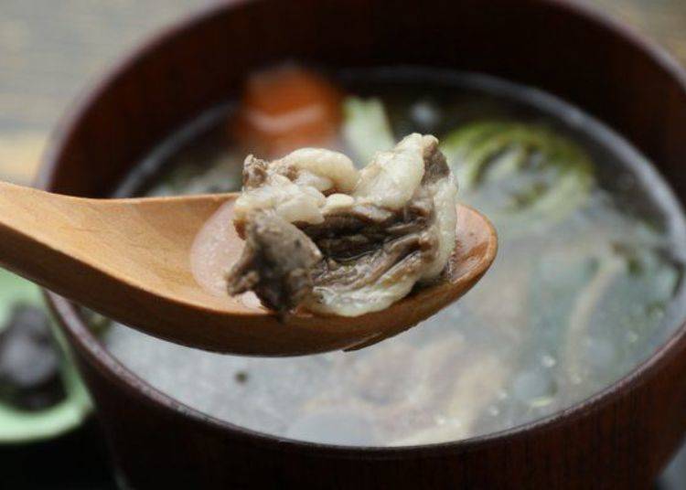 煮到口感柔软的鹿肉，因为经过特殊处理，因此不带腥味