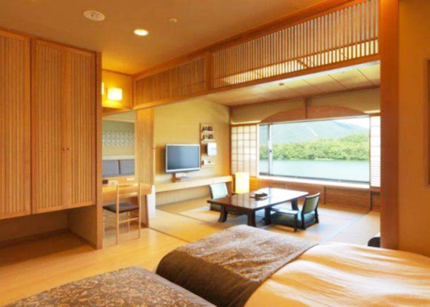Akan Yuku no Sato Tsuruga: The Hokkaido Lake Hotel You'll Never Want to Leave