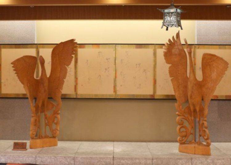 在大廳有兩隻丹頂鶴優雅的起舞迎接大家的到來。