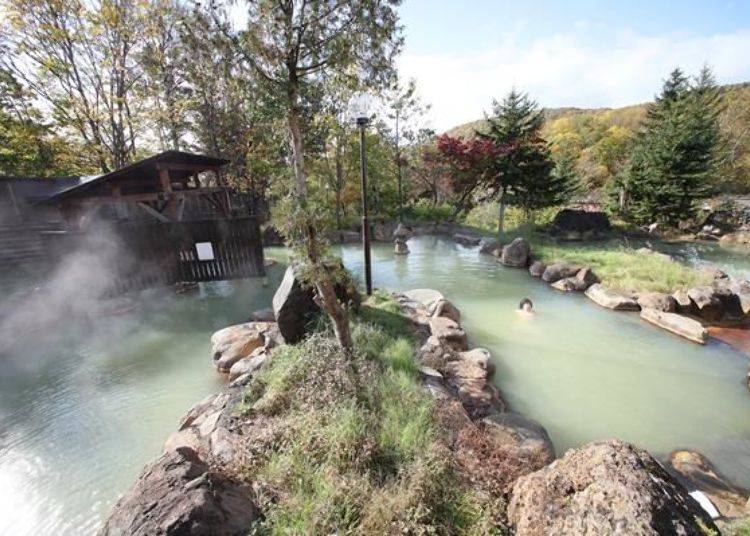 ▲Enjoy the 100% pure hot springs surrounded by natural scenery