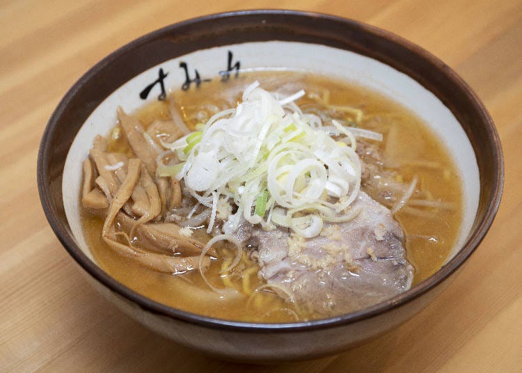 Most popular miso ramen 870 yen, 60% of customers and even 80% on a busy day will order this ramen.