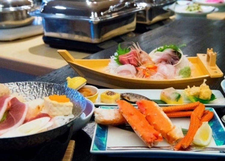 Local farm and livestock products as well as seafood from the Okhotsk Sea are used abundantly in the Japanese-style banquet cuisine (Photo provided by Ōe Honke)