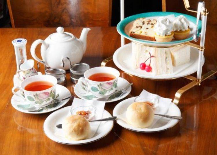 ▲ The Afternoon Tea Set (1,500 yen per person, including tax ※ photo shows a service for two)