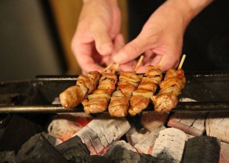 ▲Baste the skewers in sauce, grill twice…