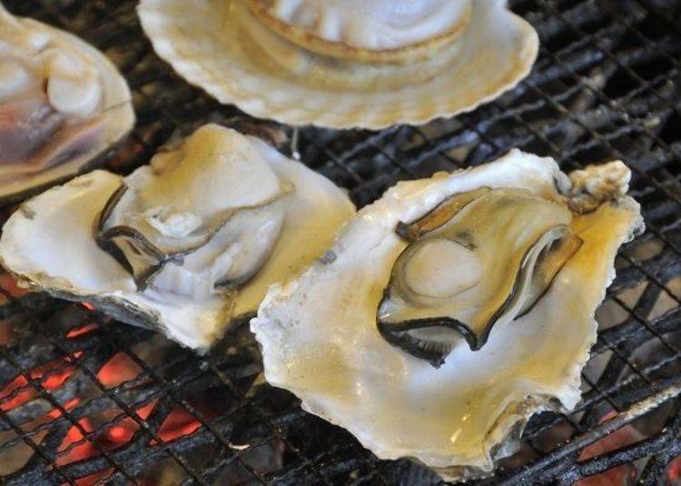 ▲ Delicious oysters, whether raw, baked, steamed or fried