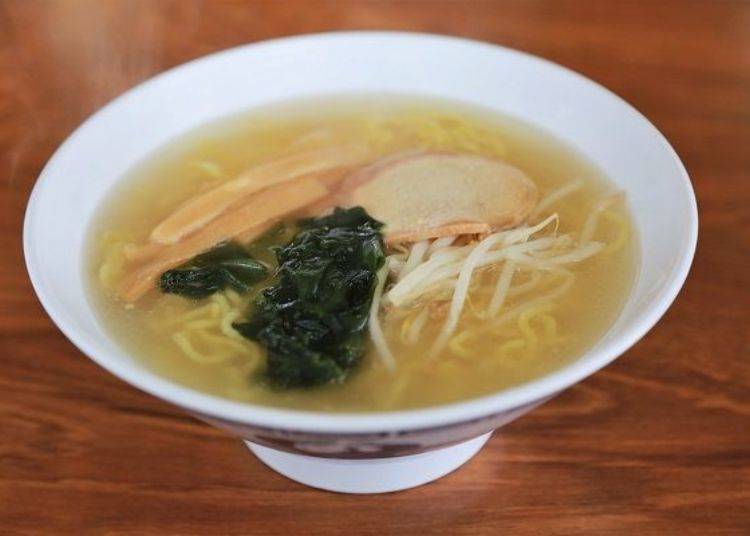 ▲ “Hakodate Ramen” uses straight noodles with a salty flavor close to authentic Chinese ramen