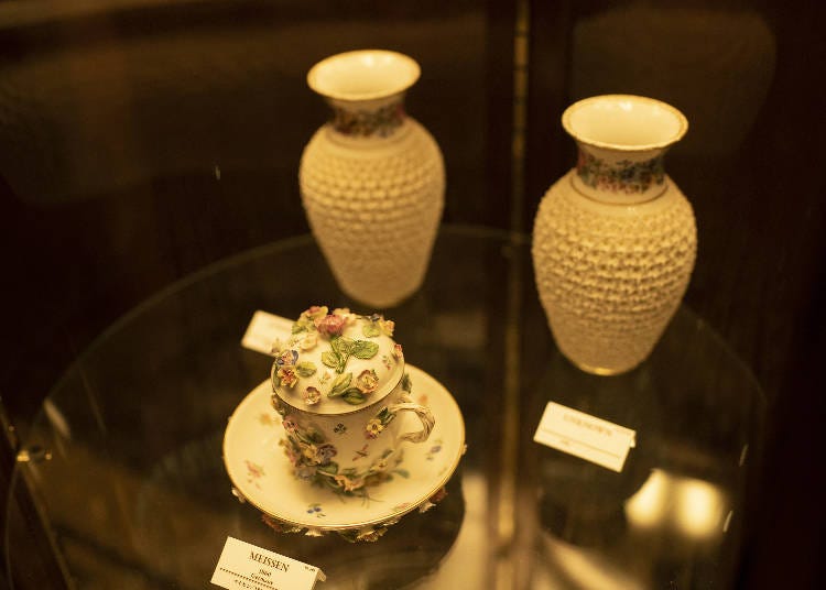 也可欣賞到德國麥森的「豐富花卉（花づくし）」巧克力杯等巧克力相關的珍藏品。