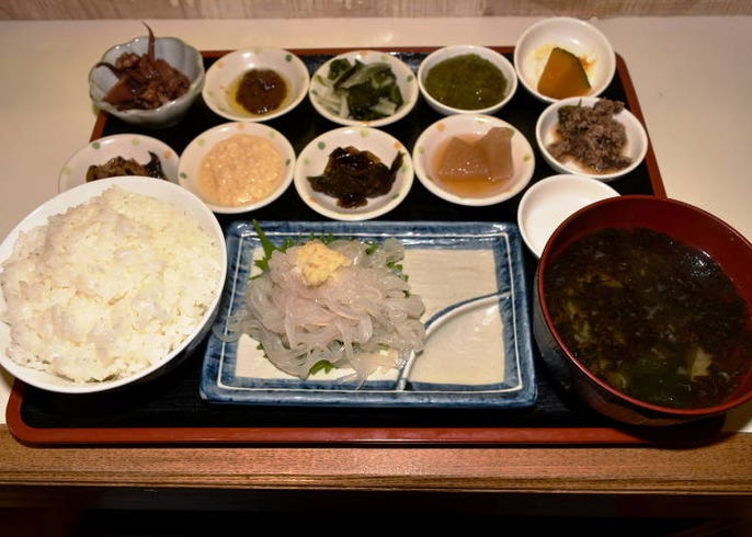 地元民おすすめ 函館の人気スポット どんぶり横丁市場 の極上海鮮グルメ5選 Live Japan 日本の旅行 観光 体験ガイド