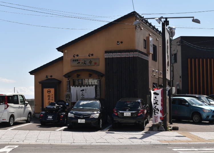 3. Hakodate Menya Ichimonji Hakodate Main Shop: Two different types of shio ramen