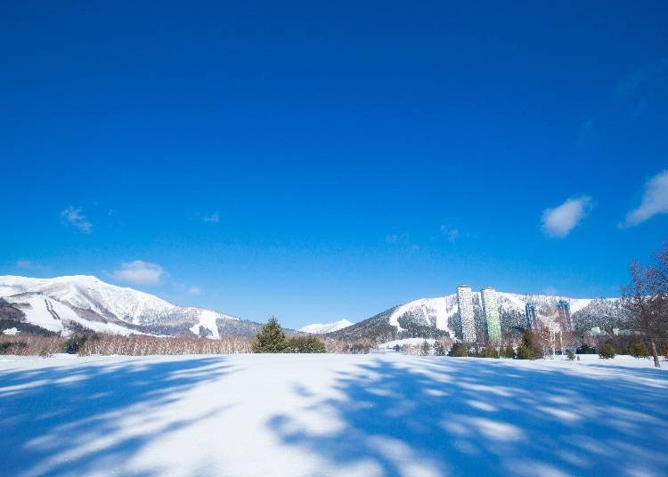 Enjoy the Cold Weather at this Beautiful Tomamu Ice Village