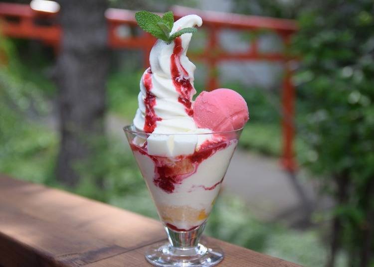 Kichigo no Yogurt Parfait (raspberry yogurt parfait) (tax included 900 yen)