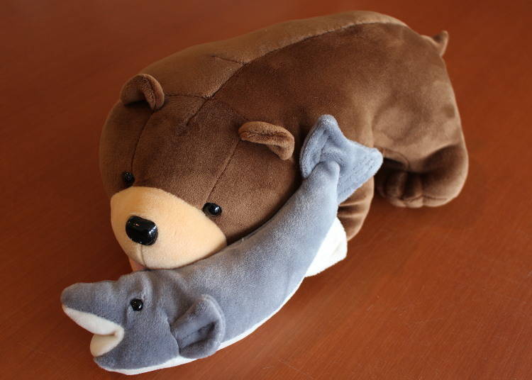 Salmon-Eating Bear Doll 1,375 yen