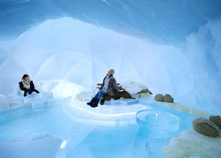 Beautiful hotel on Japan’s northern island has frozen rooms, ice outdoor bath【Photos】