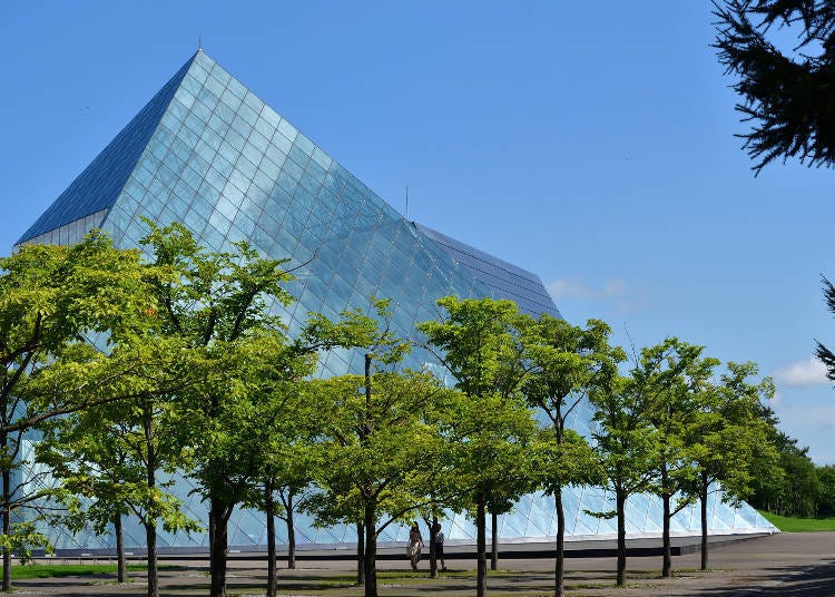 1. The Glass Pyramid: A Monument One with Nature