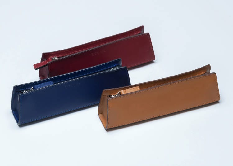 Andalusian Zipper Pen Case (product number AN-64 (11,000 yen each including tax