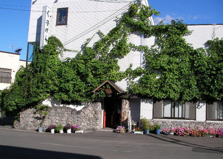 2. Kumagera: Lines For the Popular Furano Wagyu Roast Beef Go Right Down the Street!