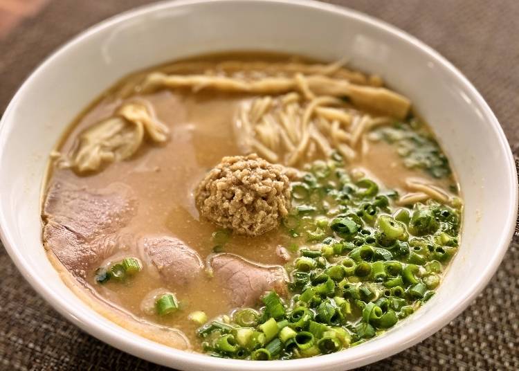 White Chicken Miso Ramen (\900)