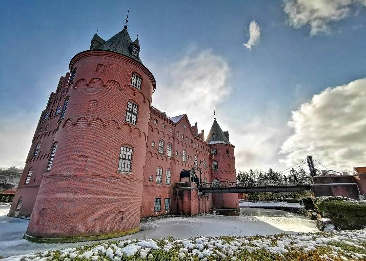 Nixe Castle is based on Egeskov Castle, an actual castle in Denmark!