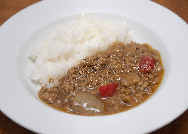 "Keema Curry" is a side dish that can be ordered along with a bowl of ramen for an extra 300 yen