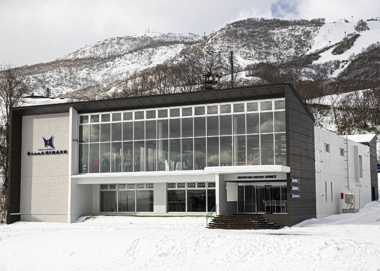 4. 格兰比罗夫：日本产及札幌当地品牌雪具租得到「Grand・HIRAFU」