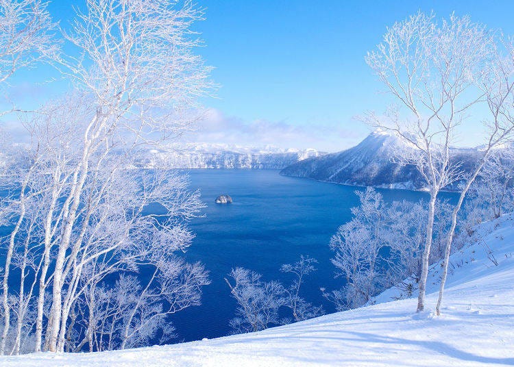 8. Early morning tour to enjoy the icy world of Lake Mashu at sunrise