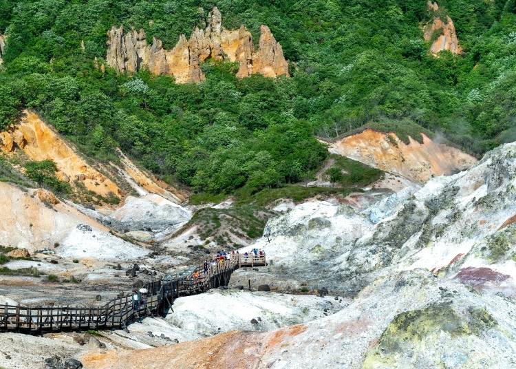 Noboribetsu's 'Hell Valley' is an impressive volcanic landscape. Photo: PIXTA