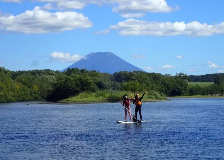 5) Shiribetsu River: Having fun with an uncommon type of water sport - SUP!