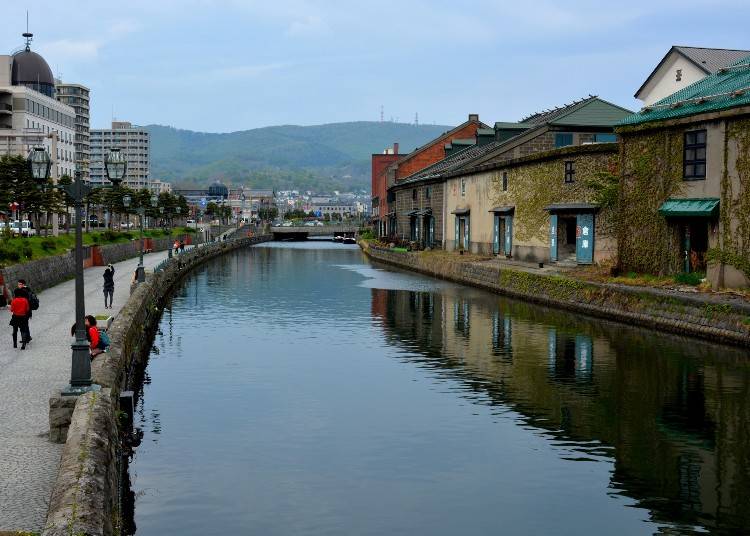 15:30  小樽を代表する観光スポット「小樽運河」を散策