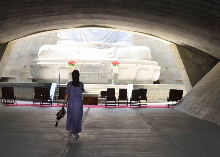 부처님의 탄생을 표현한 터널